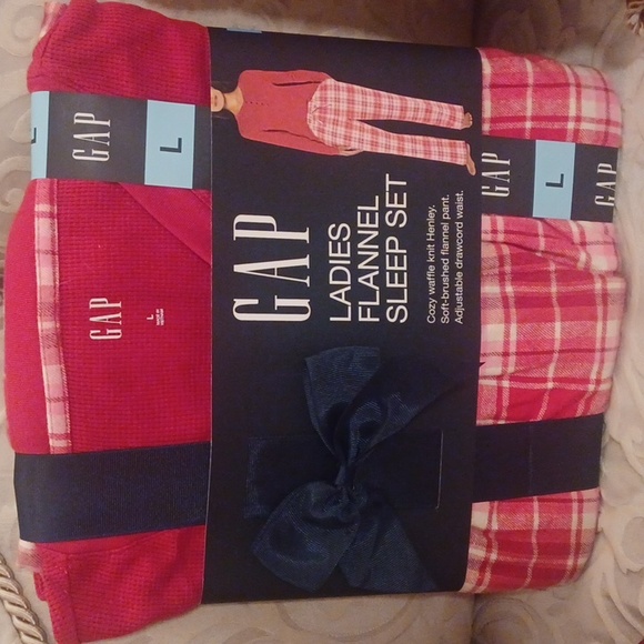 Gap flannel sleep pjs NWT - Picture 2 of 4